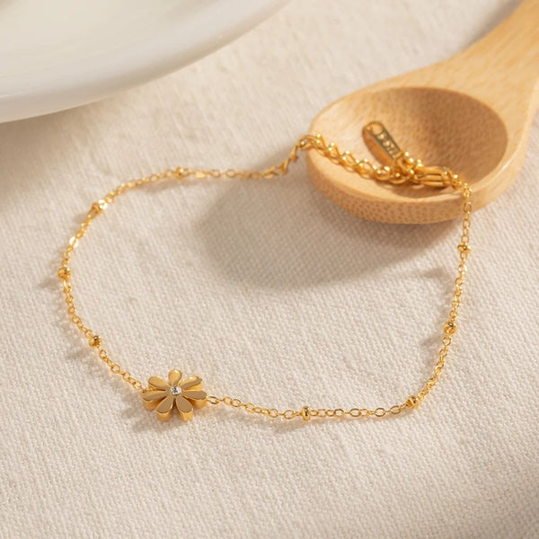 18K Gold Plated Dainty Flower Bracelet